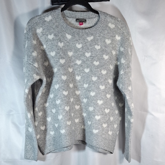 Vince Camuto Gray and White Heart Sweater - Picture 1 of 11